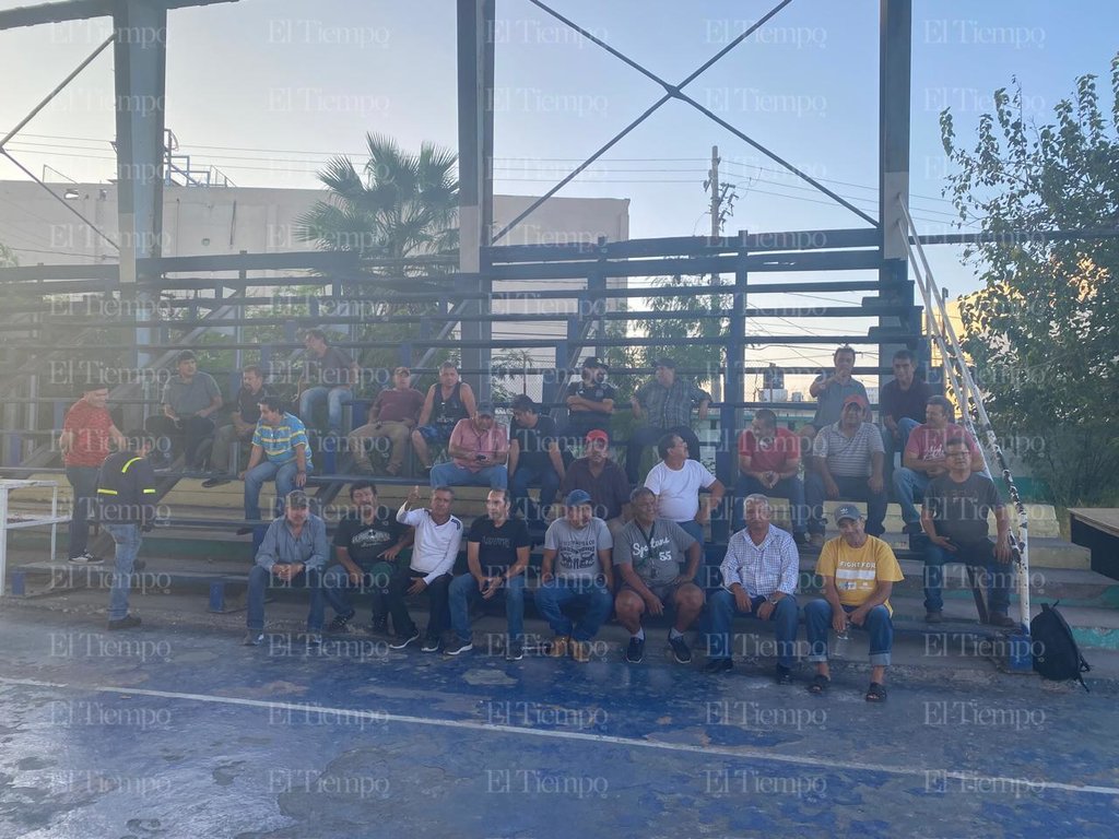 obreros ahmsa: Un grupo de trabajadores de la planta uno convoca a una asamblea el próximo domingo para exigir el pago en 10 días.