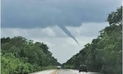 Se forma torbellino en cielo de Yucatán; genera temor entre habitantes