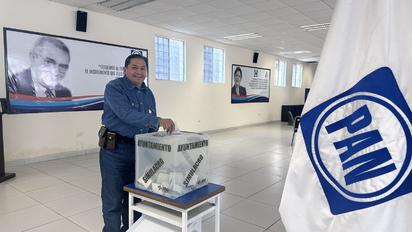 Militantes del PAN en Saltillo participan en la renovación de la dirigencia nacional