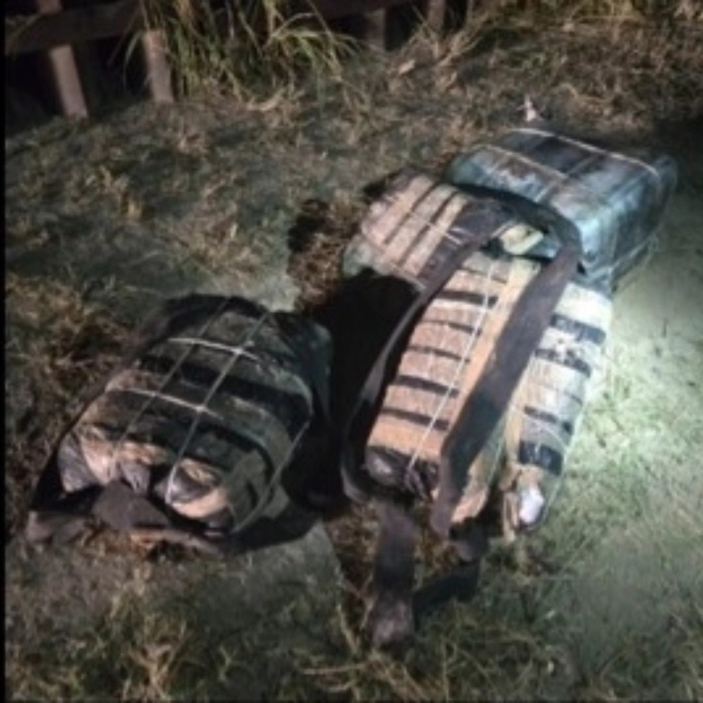 Drogas: Agentes muestran imágenes de la droga dejada al paso
