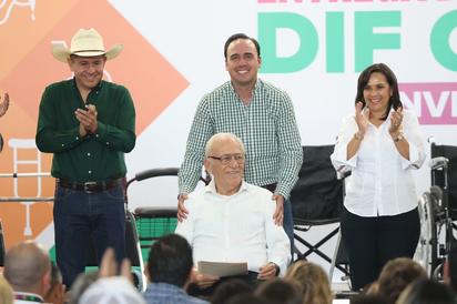 Manolo: 'Miles de familias se han beneficiado con el DIF'