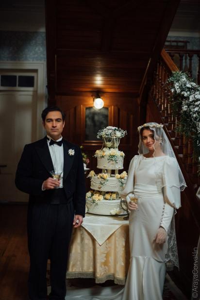 Serie de ‘La casa de los espíritus’ revela su primer vistazo oficial con Alfonso Herrera y Nicole Wallace