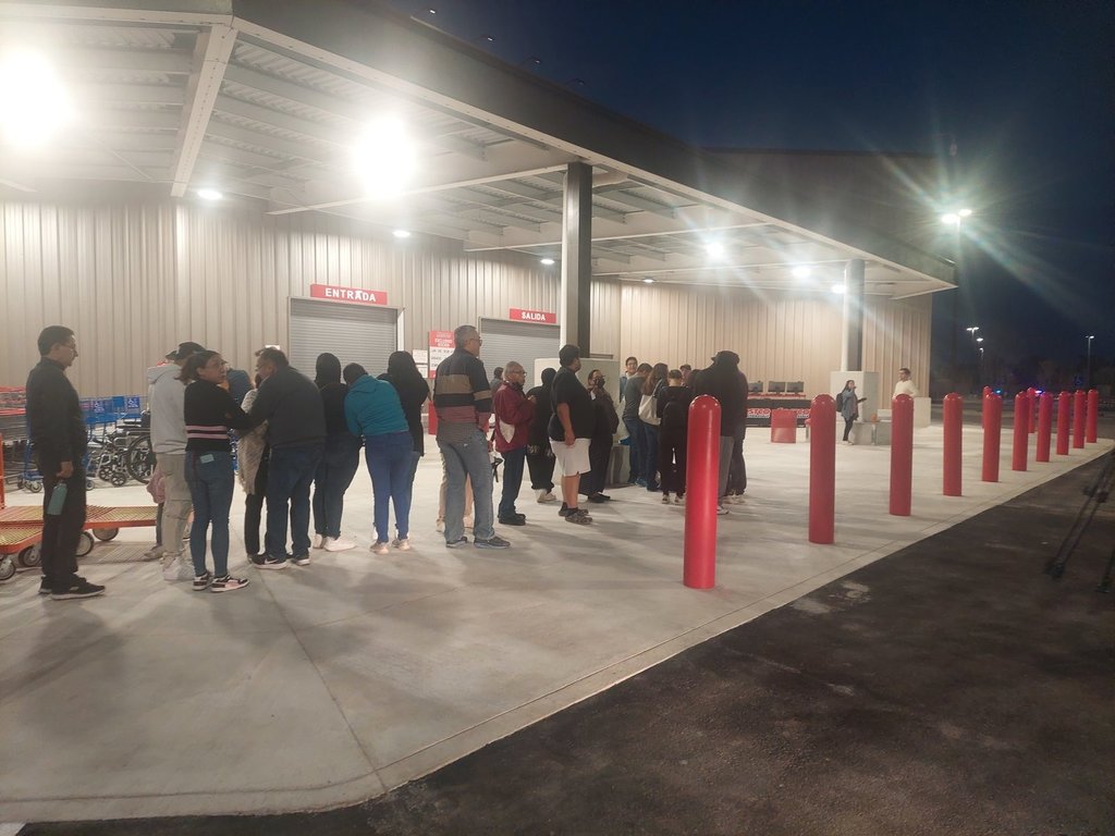 Costco: Los fanáticos de Costco esperan con ansias la apertura de la tienda. 
