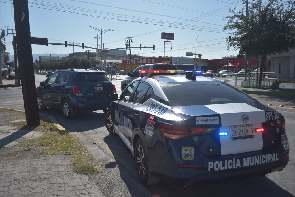 policiaca: El responsable se dio a la fuga para no pagar los daños.