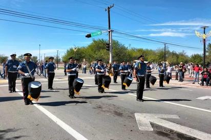 Corto y con recorrido inverso desfile 20 de noviembre
