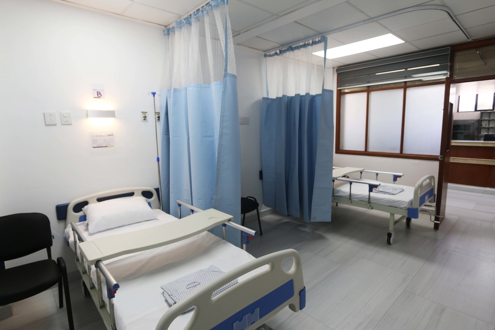 inversion: Se equiparon cuatro habitaciones privadas, salas generales y la sala de pruebas de esfuerzo de Cardiología.
