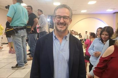 Vacunación en escuelas con  Autorización de padres y maestros