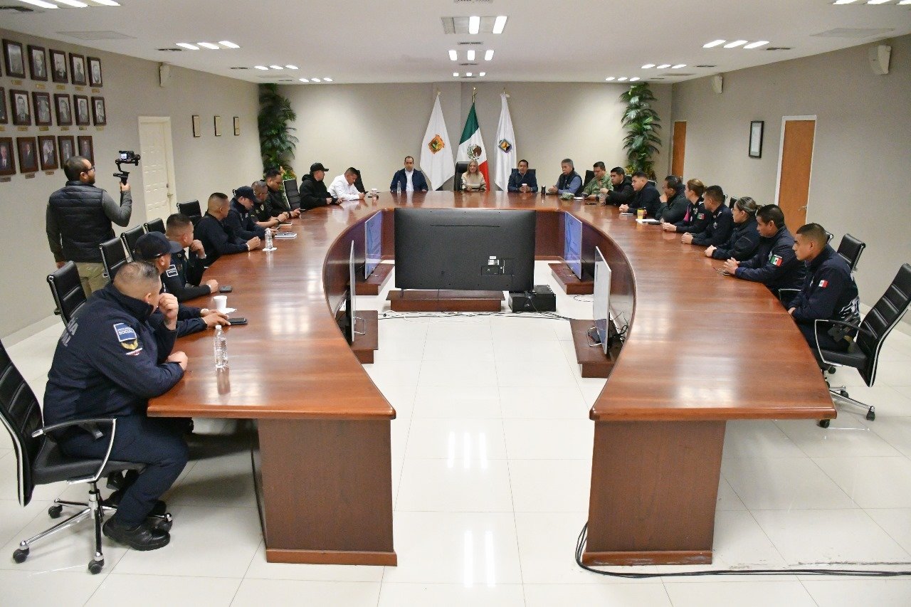 operativo: Toda la logística fue analizada durante la reunión semanal de seguridad.