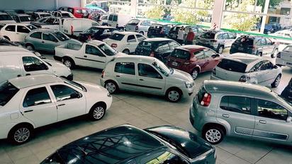 Multas elevadas por no dar de baja autos regularizados por decreto en EEUU