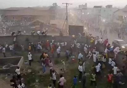 Estampida en partido de fútbol en Guinea deja 56 muertos, incluidos niños