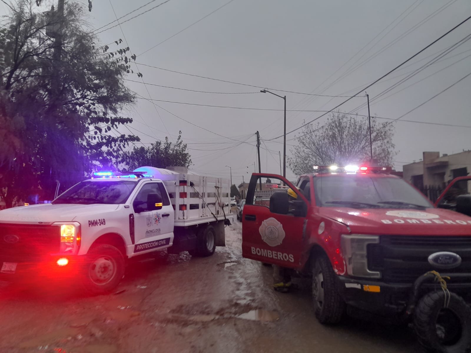 incendio : Los bomberos controlaron el fuego a tiempo, evitando daños mayores y afectaciones a casas cercanas.