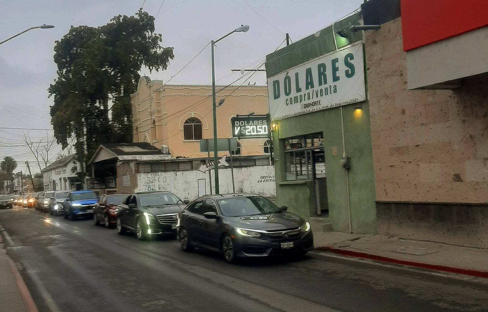 Gasolineras: El gas butano sube 4 centavos y se vende a 9.85 pesos por litro.
