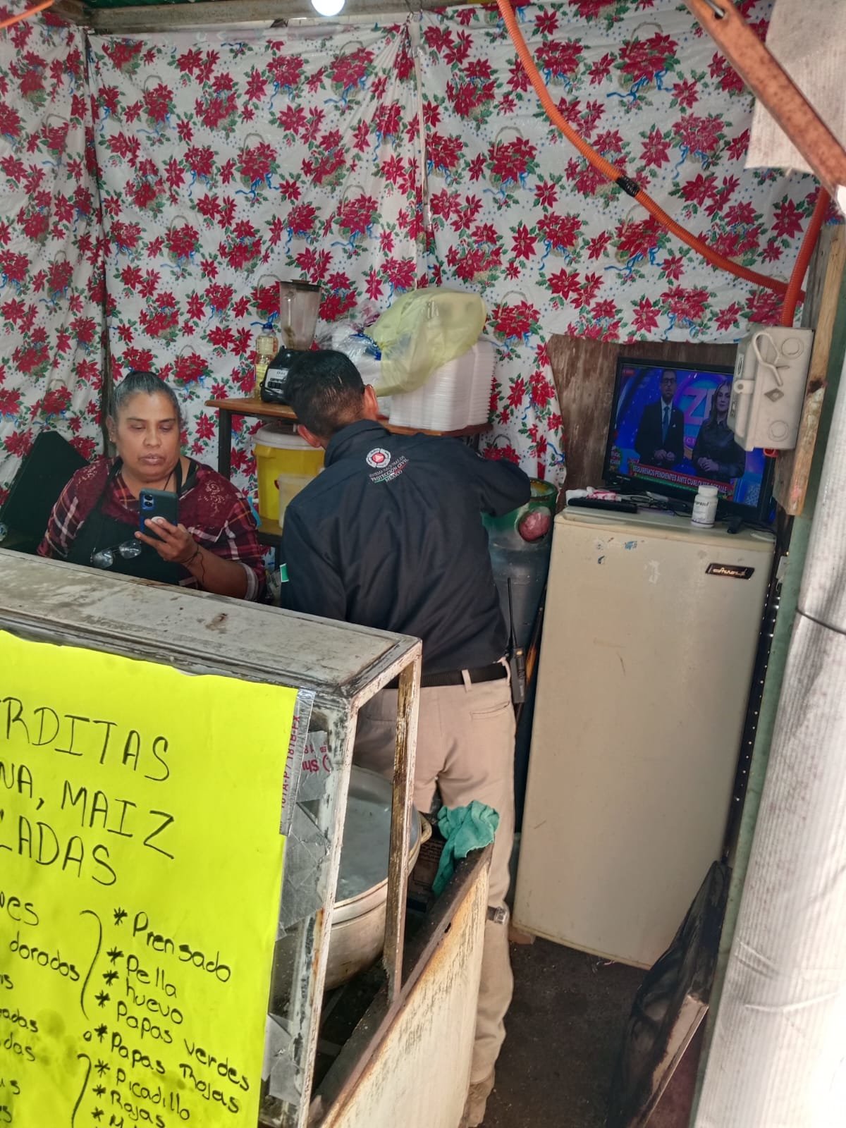 Mercadito Navideño: Comerciantes deben tener extintores y pasillos libres

