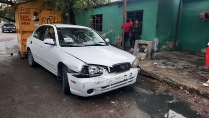 Accidente en la colonia Independencia deja daños materiales considerables