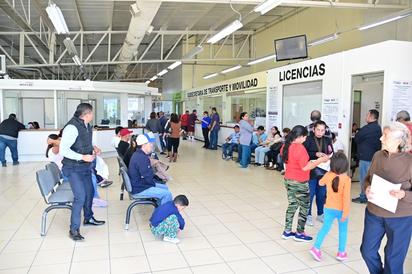 Placas nuevas y refrendo costarían alrededor de 3 mil 500 pesos