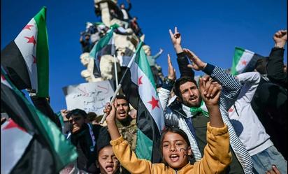 Siria, miles de personas celebran la caída del gobierno de Al-Assad