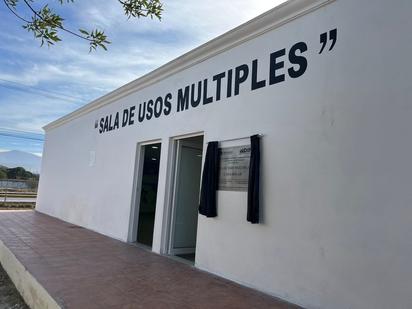 Rehabilitan sala de usos múltiples en casa hogar Alba Moreira con donativo de Esmark Steel