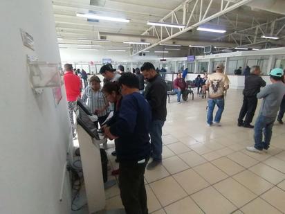 Contribuyentes aprovechan aguinaldo para cumplir Derechos Vehiculares