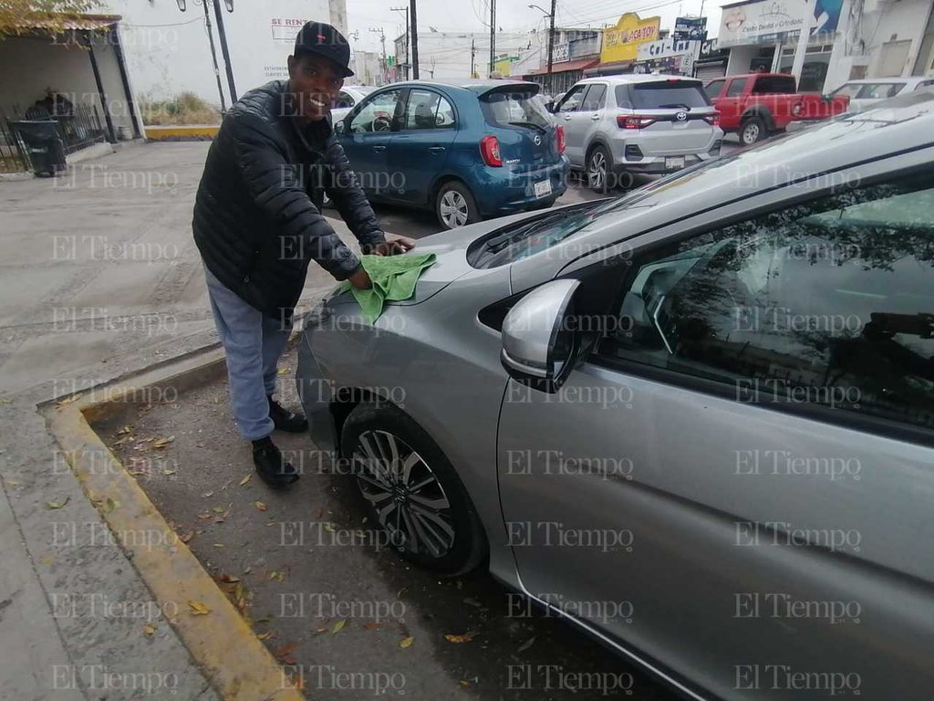 migrante cuba: En el Día del Migrante, Yoan Rodríguez reveló que hace 11 meses vive en Monclova y trata de obtener su legal estancia.