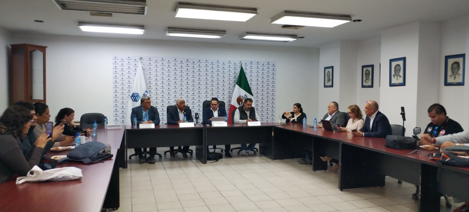 Se pronuncian en contra de desaparecer el modelo tripartita del Infonavit: Berino Granados: la reforma no combate la corrupción, sino que atenta contra los derechos de los trabajadores.
