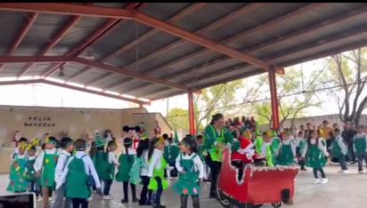 Maestra proyecta inclusión con baile de alumno en silla de ruedas 
