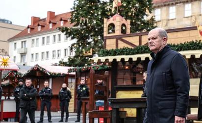 Suman 5 muertos por el atropellamiento en Alemania; el canciller Scholz lo califica de demencial