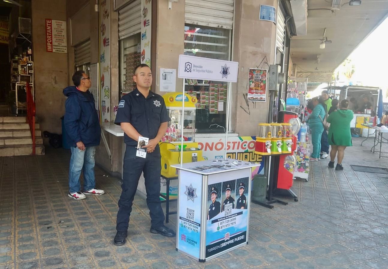 paisanos : Servicios de grúa, cambio de llantas y ayuda mecánica disponible.