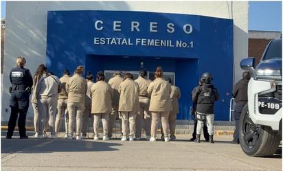 Trasladan a Chihuahua a 26 mujeres privadas de la libertad en Morelos