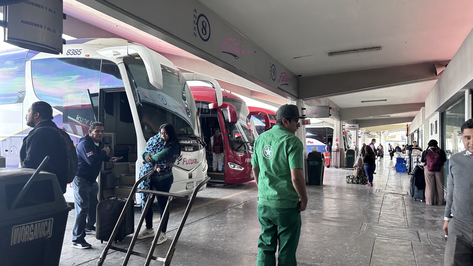 central de autobuses: Comprar boletos con anticipación para garantizar lugar en los autobuses