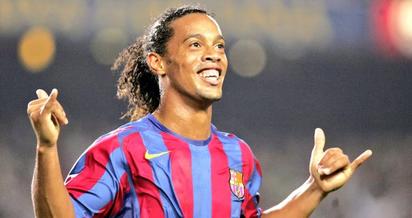Ronaldinho ignora a Lionel Messi; elige al mejor futbolista de la historia