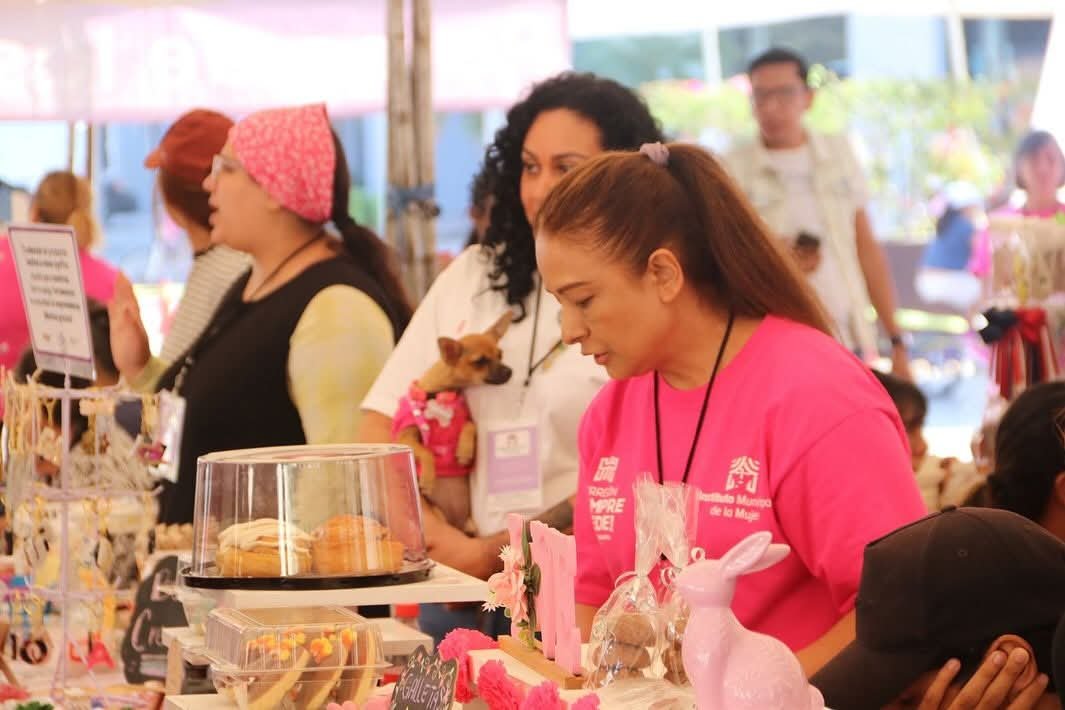 emprendedores : El IMM brindó espacios como el Paseo Colón, tianguis, bazares y mercaditos para apoyar la comercialización de sus productos