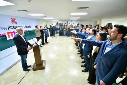 Alcalde de Torreón toma la protesta a 24 funcionarios públicos de la Administración 2025-2027