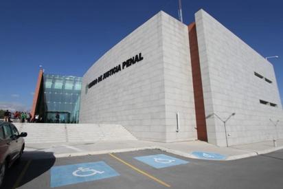 Jueces y juezas de Coahuila piden millonaria terminación