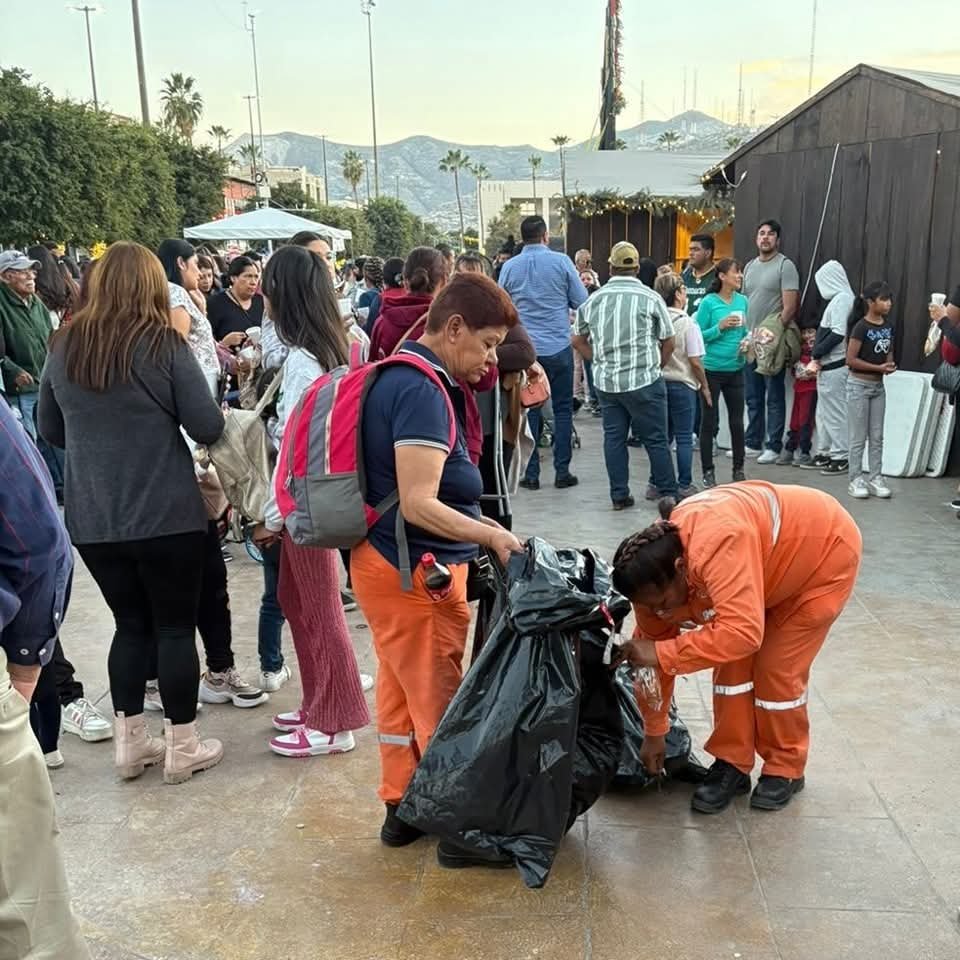 Basura : Cuatro cuadrillas trabajaron para dejar las calles en óptimas condiciones.
