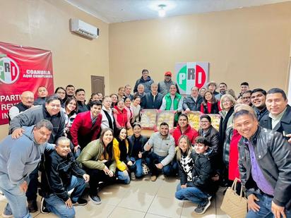 PRI Municipal de Nueva Rosita celebra la partida de la rosca de Reyes con líderes y regidores Priistas