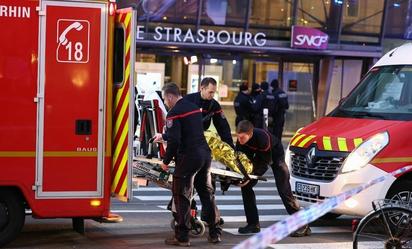 Chocan dos tranvías en Estrasburgo, Francia; reportan por lo menos 50 heridos