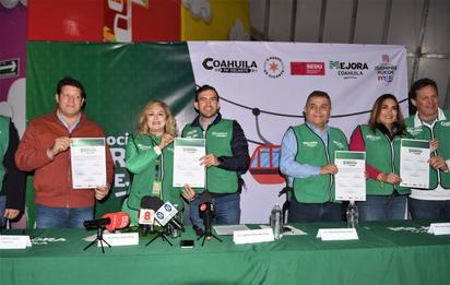 Firman convenio en beneficio de estudiantes de nivel básico
