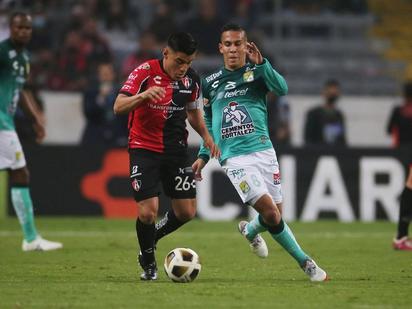 James Rodríguez sigue siendo la sensación en México: así fue su llegada a Guadalajara para jugar el partido ante Atlas