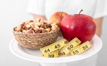 Qué son la dieta keto y el ayuno intermitente