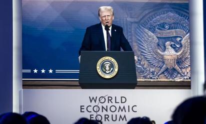 Trump en Davos: 'Manufacturen en EE.UU. o enfrenten aranceles'