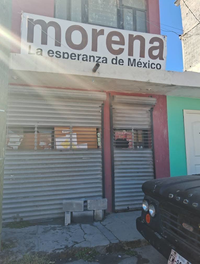 política : Este es el segundo ataque a un recinto político el primero fue en contra del PAN.