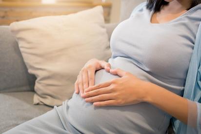 El embarazo aumenta el riesgo de salud mental en pacientes con EM