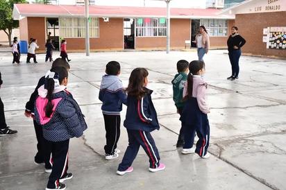 Faustino sugiere consultar a niños enfermos antes de ir a la escuela