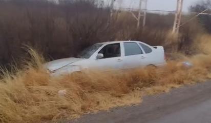 Joven lesionada en accidente entre camioneta y auto en la carretera Múzquiz - Palaú