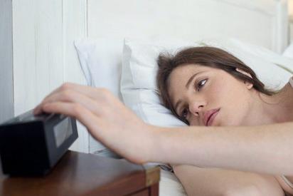 ¿Mala idea dormir unos minutos más? Los riesgos de retrasar la alarma varias veces