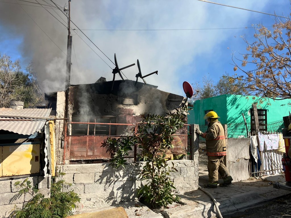 Siniestro : Sospechan que adictos la incendiaron.