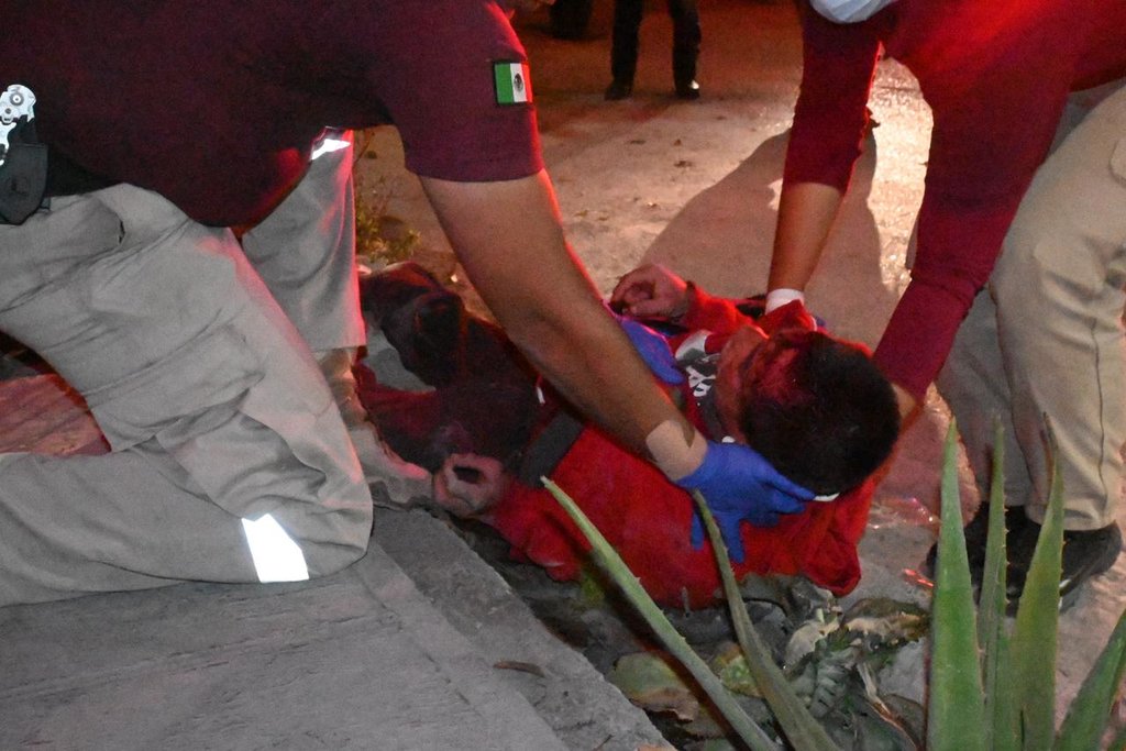 Accidente: Socorristas del cuerpo de Bombero se movilizaronSocorristas del cuerpo de Bombero se movilizaron en su ayuda. en su ayuda.