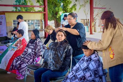 Brigada de corte de cabello llega a San José del Aura