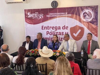 6 mdp reciben docentes del SNTE 38 en pago de pólizas y semipólizas 