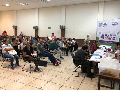 Apoyo municipal en Rosita para trámites de Pensión Mujeres Bienestar